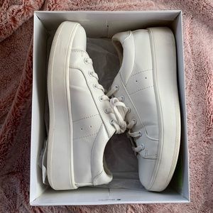 Steve Madden Bertie Whites